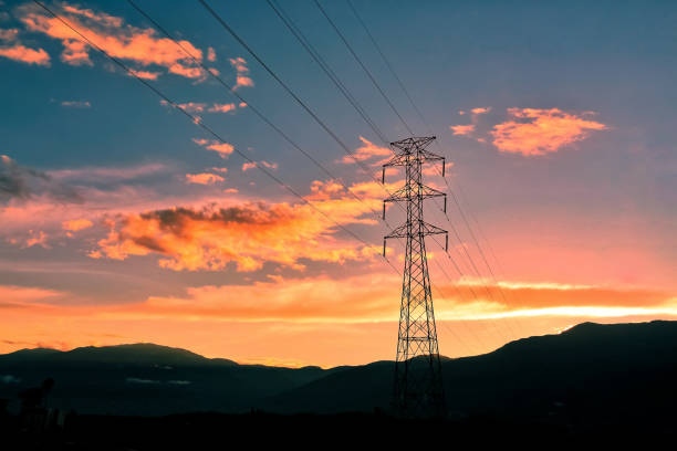 Lattice Tower və Monopole arasındakı fərqlər